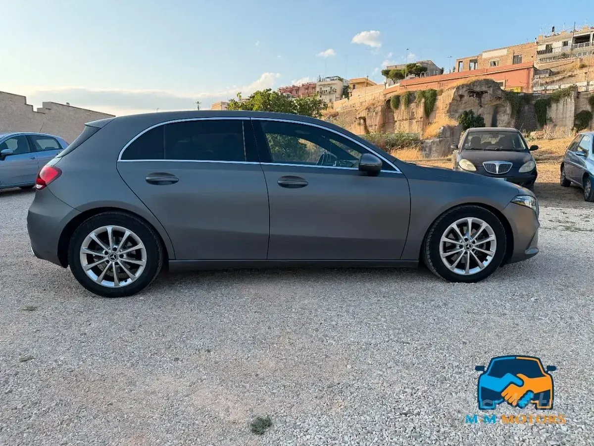 Usata Mercedes A200 150 CV (110 kW) 2020 Grigio Berlina
