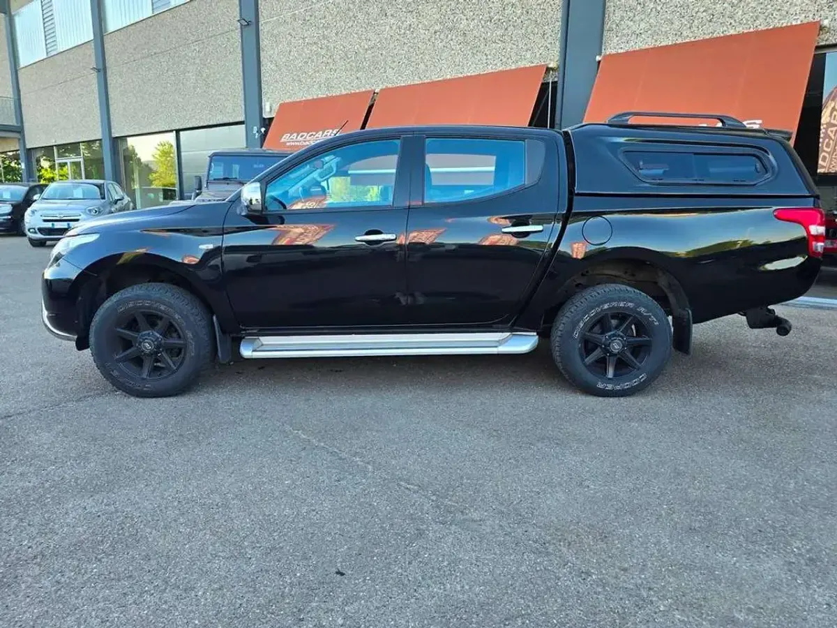 Usata Mitsubishi L Invite 154 CV (113 kW) 2017 Nero SUV