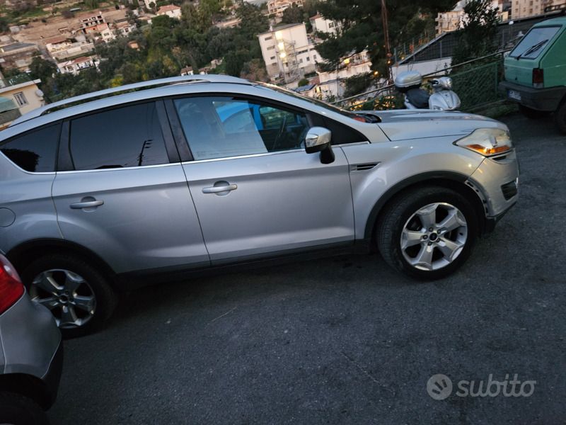 Grigio Usata 2009 Ford Kuga SUV | 5500 € - Immagine 1/4
