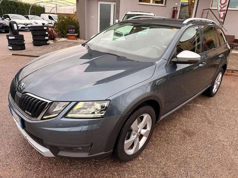 Usata Skoda Octavia 184 CV (135 kW) 2019 Grigio Station wagon