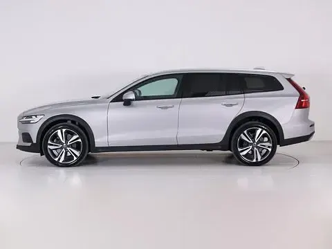 Usata Volvo V60 CC Core 197 CV (144 kW) 2023 Argento Station wagon