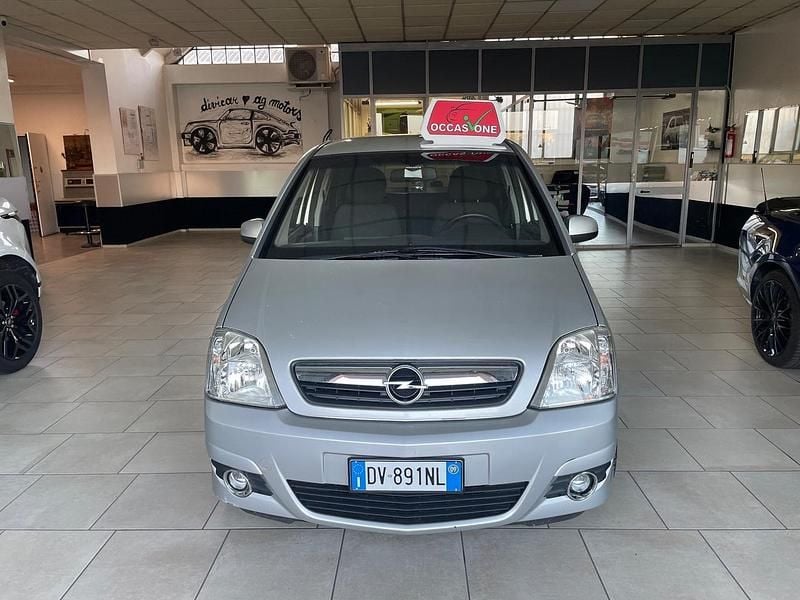 Argento Usata 2009 Opel Meriva Club Monovolume | 3900 € (Molto cara) - Immagine 1/4
