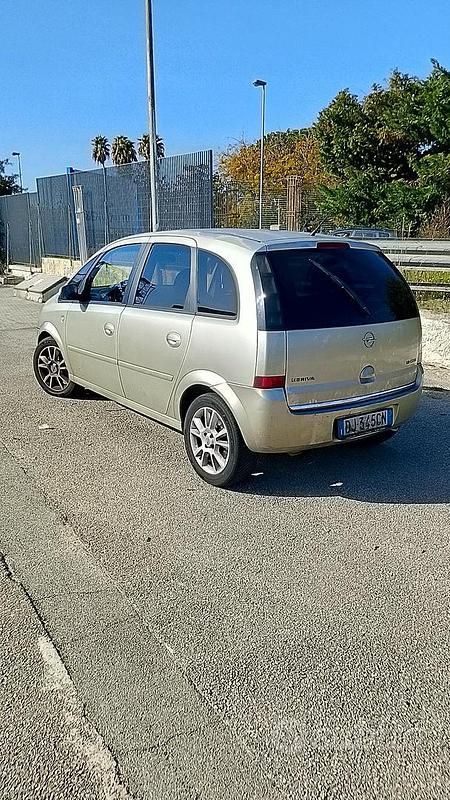 Usata Opel Meriva 75 CV (55 kW) 2008 Monovolume