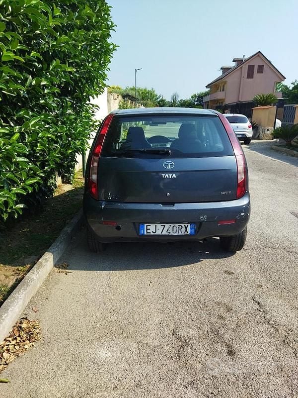 Usata Tata Indica 75 CV (55 kW) 2012 Grigio Utilitaria
