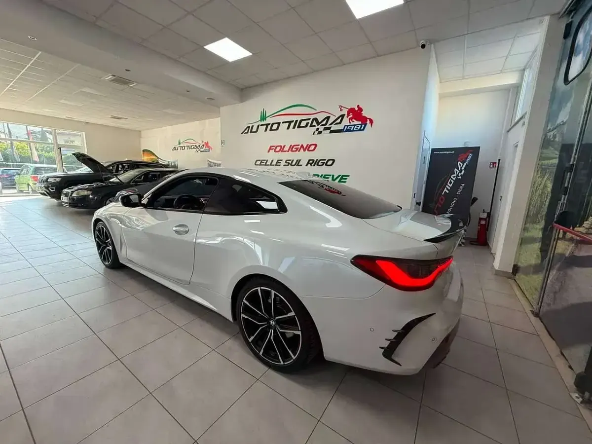 Usata BMW 420 M Sport 190 CV (139 kW) 2023 Mineralweiss (bianco perla) Coupé