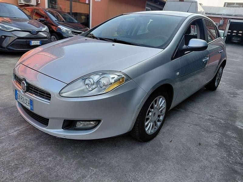 Usata Fiat Bravo Dynamic 90 CV (66 kW) 2009 Grigio chiaro Utilitaria