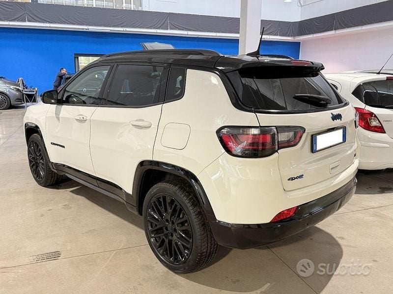 Usata Jeep Compass 240 CV (176 kW) 2023 Bianco metallizzato SUV