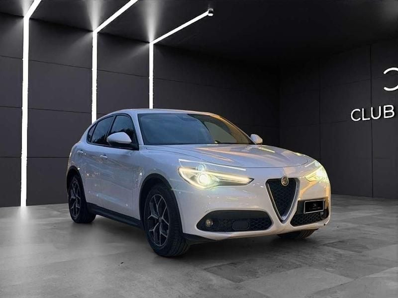 Usata Alfa Romeo Stelvio Business 179 CV (131 kW) 2017 Bianco SUV