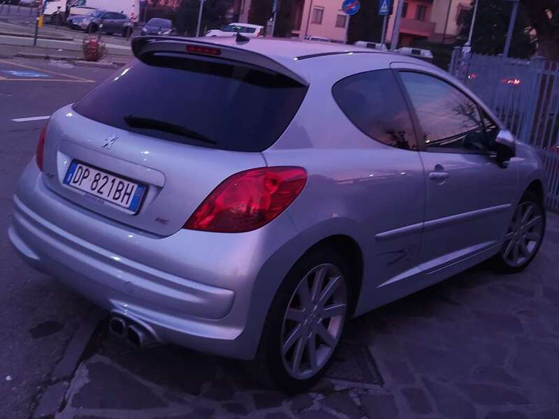 Usato 2008 Peugeot 207 1.6 Benzin 174 CV (8.500 €)