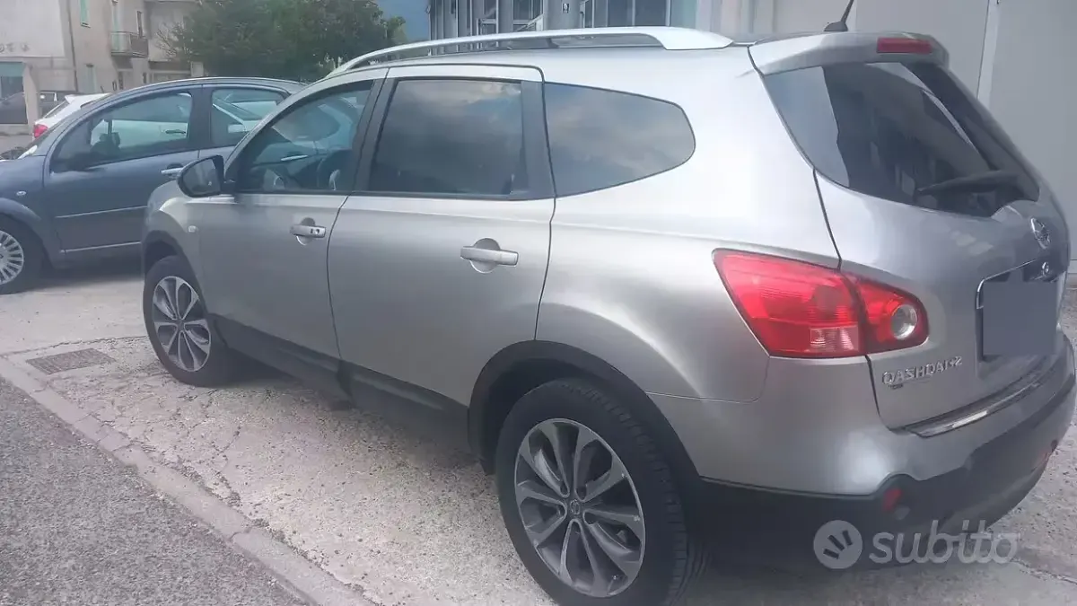 Usata Nissan Qashqai +2 150 CV (110 kW) 2010 Grigio SUV