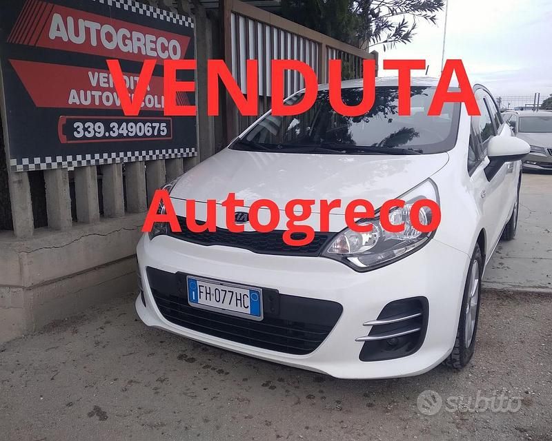 Bianco Usata 2017 Kia Rio Tre volumi | 7900 € (Buon prezzo) - Immagine 1/4