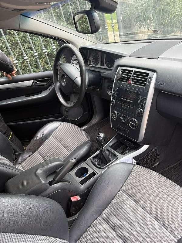 Usata Mercedes B180 109 CV (80 kW) 2008 Nero Monovolume
