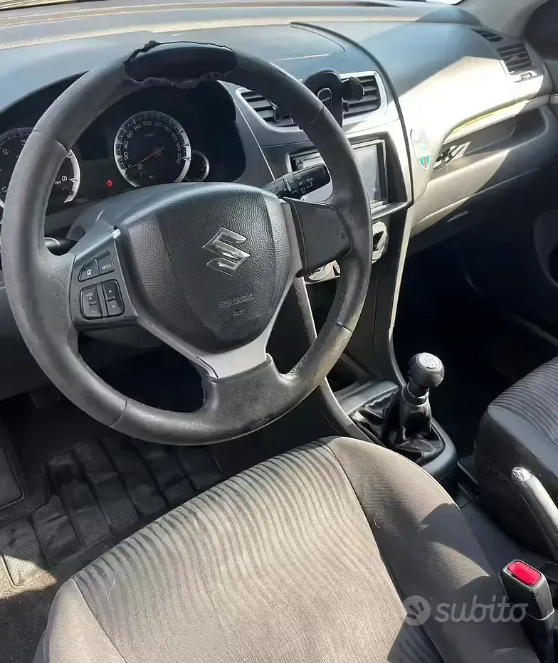 Usata Suzuki Swift 94 CV (69 kW) 2013 Nero Utilitaria