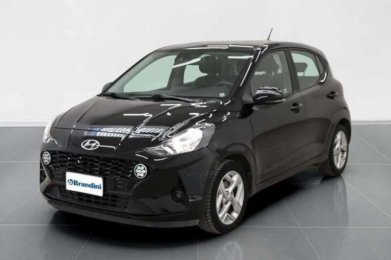 Nero Usata 2021 Hyundai i10 Due volumi | 9900 € (Ottimo prezzo) - Immagine 1/4