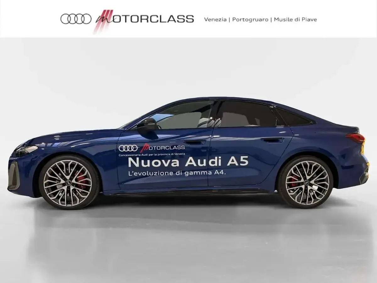 Usata Audi A5 S-Line 204 CV (150 kW) 2025 Blu ascari metallizzato Berlina