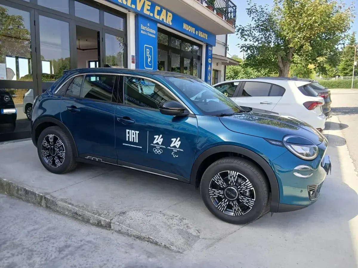 Usata Fiat 600 135 CV (99 kW) 2025 Blu SUV