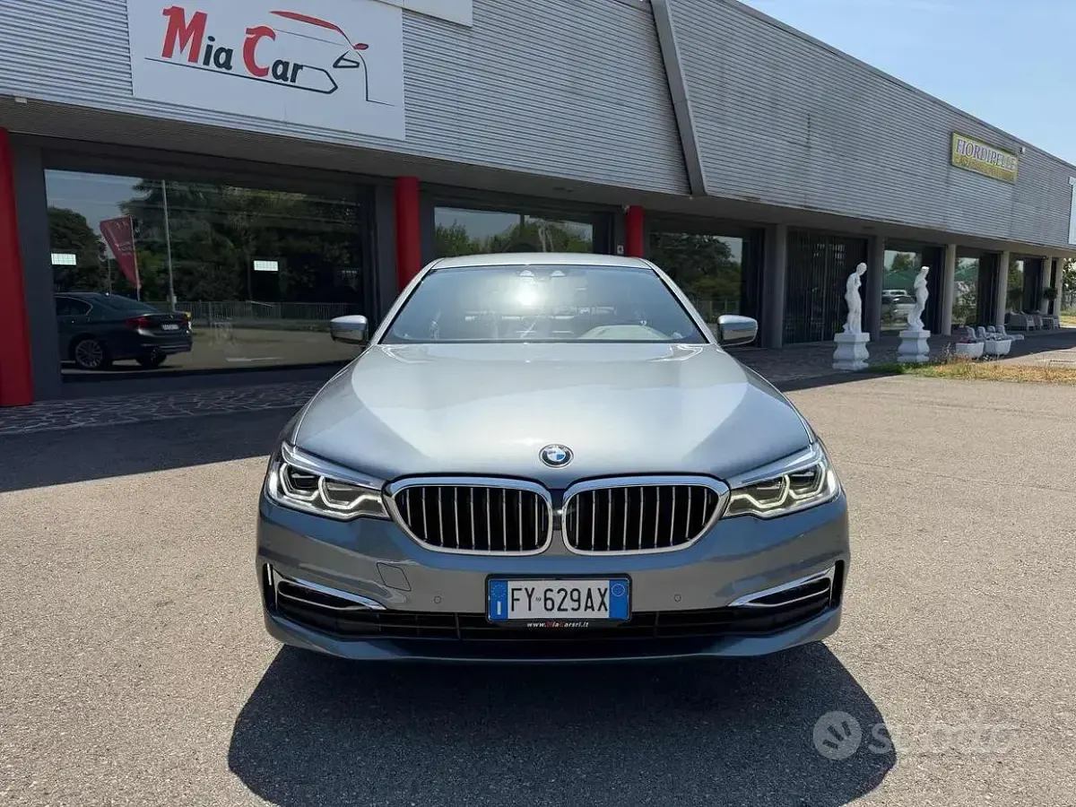 Usata BMW 530e Luxury Line 184 CV (135 kW) 2019 Grigio Berlina