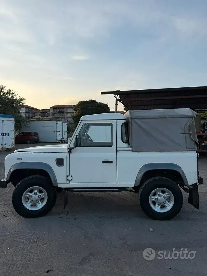Usata Land Rover Defender 1986 Bianco SUV