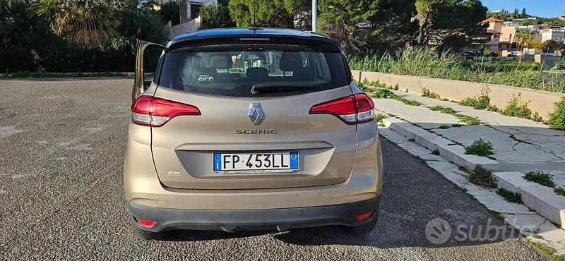 Usata Renault Scénic IV 110 CV (80 kW) 2018 Monovolume