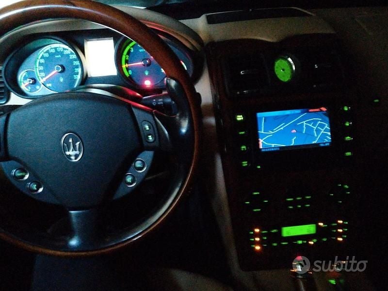Usata Maserati Quattroporte 400 CV (294 kW) 2006 Grigio Berlina