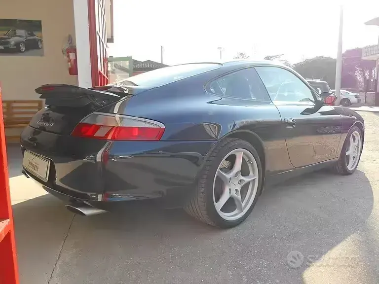 Usata Porsche 911 Carrera 4 320 CV (235 kW) 2003 Blu Coupé
