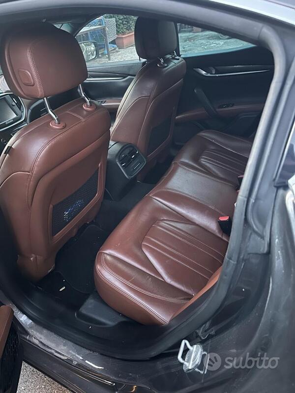 Usato 2014 Maserati Ghibli 3.0 Diesel 275 CV (21.500 €)