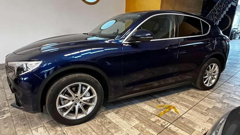 Usata Alfa Romeo Stelvio Executive 210 CV (154 kW) 2018 Blu SUV