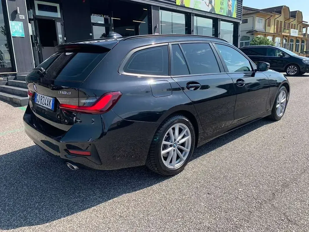 Usata BMW 318 Advantage 150 CV (110 kW) 2022 Nero Station wagon