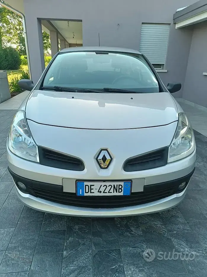 Usata Renault Clio III 75 CV (55 kW) 2006 Grigio Berlina