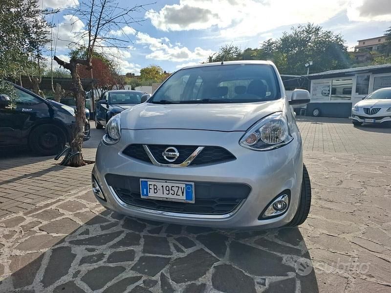 Usata Nissan Micra Tekna 80 CV (58 kW) 2015 Grigio Berlina
