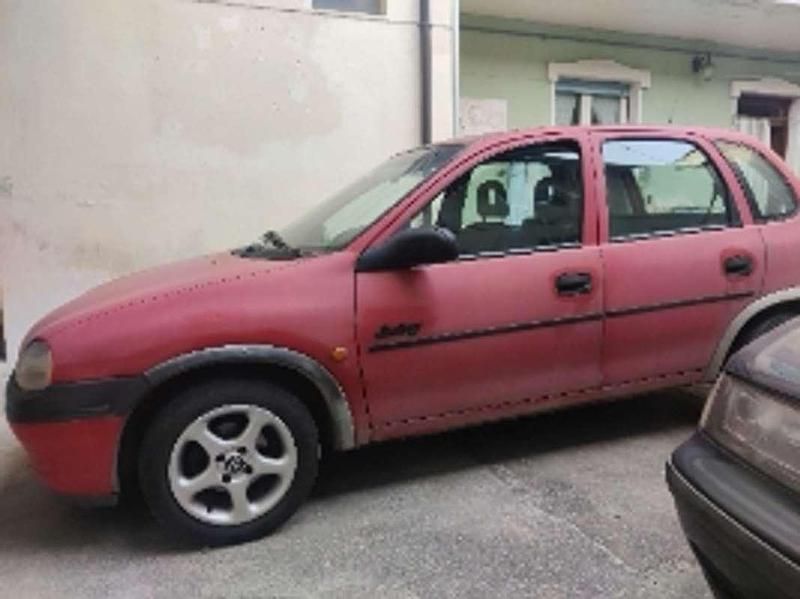 Gebraucht Opel Corsa Swing 60 PS (44 kW) 1996 Rot Kleinwagen
