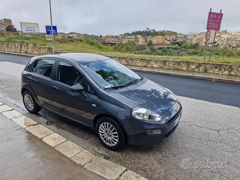 Usata Fiat Punto Street 75 CV (55 kW) 2014 Grigio Utilitaria