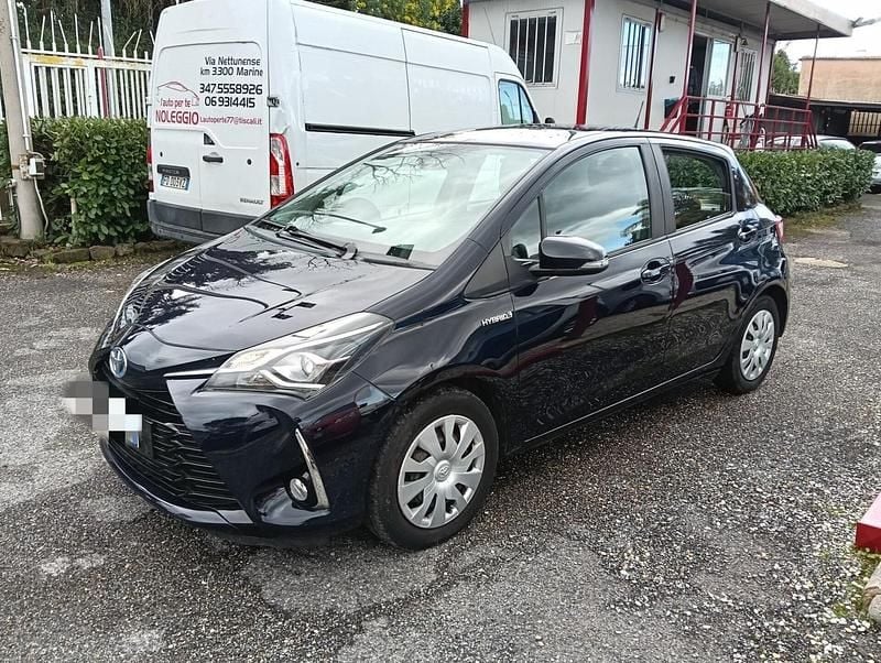 Usata Toyota Yaris Hybrid Business Edition 73 CV (53 kW) 2019 Blu Berlina