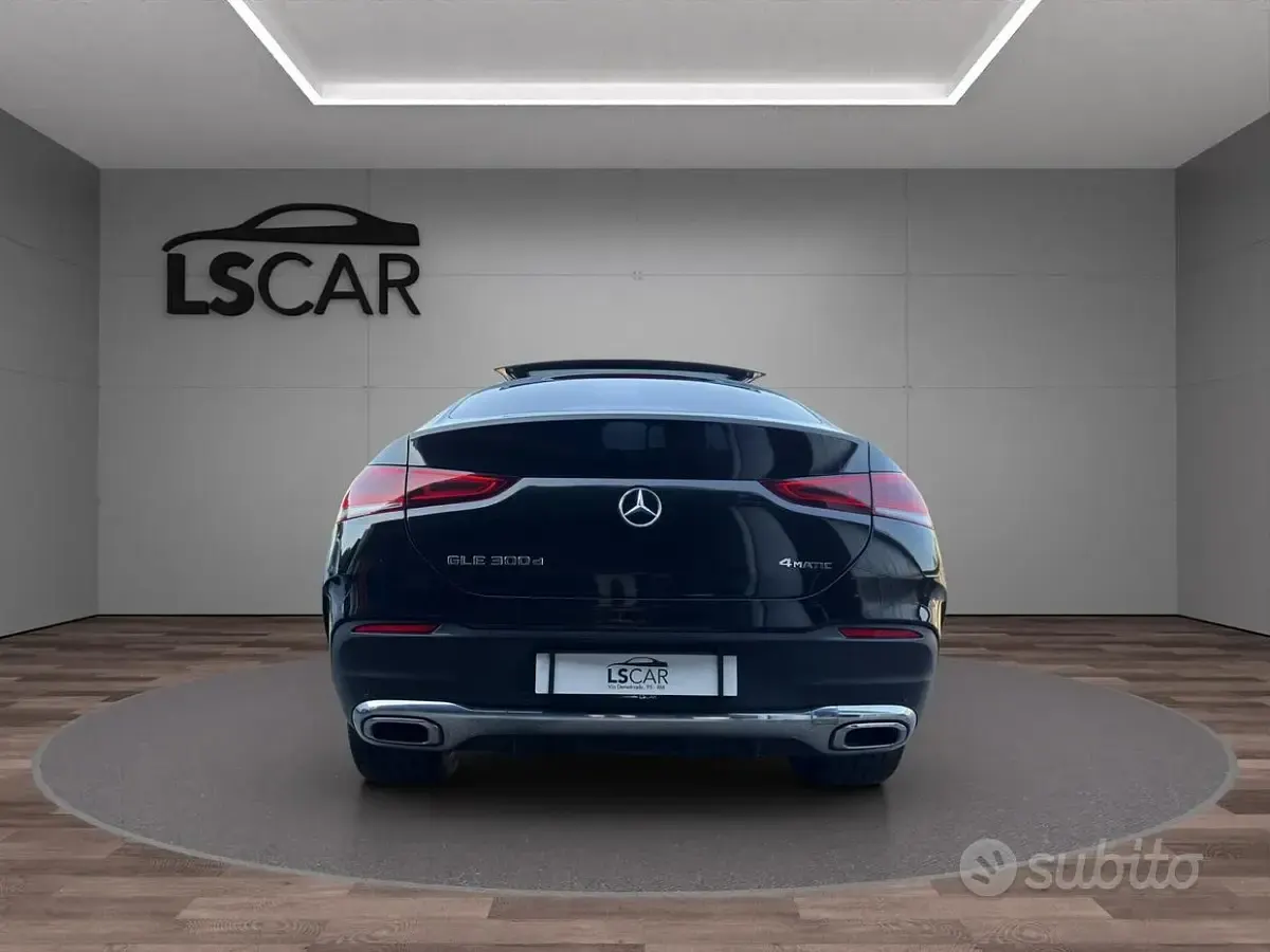 Usata Mercedes GLE300 Premium Plus 272 CV (200 kW) 2023 Nero SUV