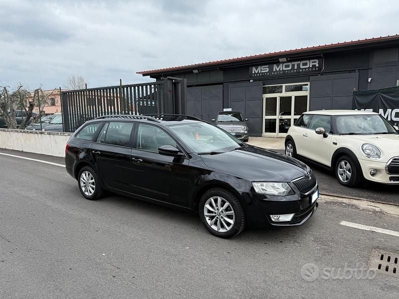 Usata Skoda Octavia 105 CV (77 kW) 2015 Nero Utilitaria