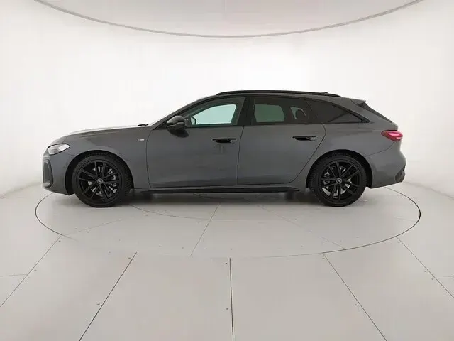 Usata Audi A5 S-Line 204 CV (150 kW) 2025 Grigio daytona perla Station wagon