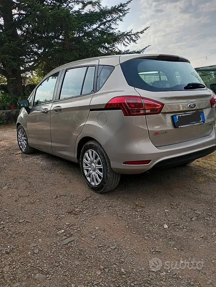Usata Ford B-MAX 95 CV (69 kW) 2013 Beige Monovolume