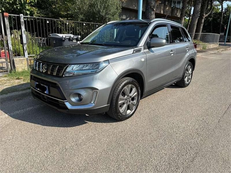 Argento Usata 2021 Suzuki Vitara Cool SUV | 15.000 € (Super prezzo) - Immagine 1/3