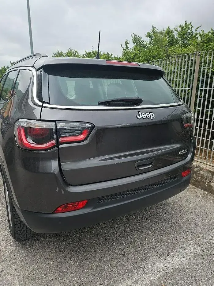 Usata Jeep Compass 120 CV (88 kW) 2020 Grigio SUV