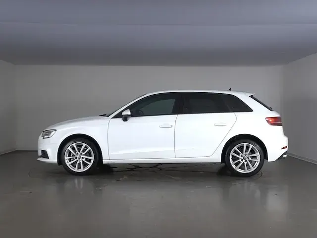 Usata Audi A3 Business 116 CV (85 kW) 2019 Bianco ibis Berlina