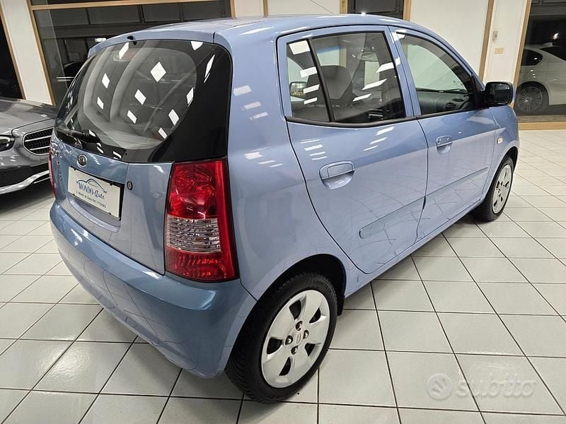 Usata Kia Picanto 61 CV (44 kW) 2006 Blu Utilitaria