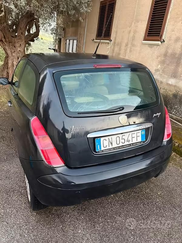 Gebraucht Lancia Ypsilon 70 PS (51 kW) 2004 Schwarz Kleinwagen