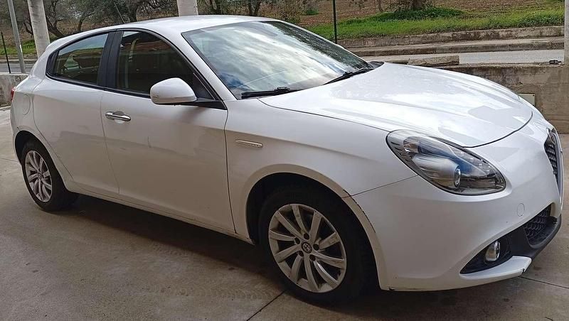 Usata Alfa Romeo Giulietta Super 120 CV (88 kW) 2017 Berlina