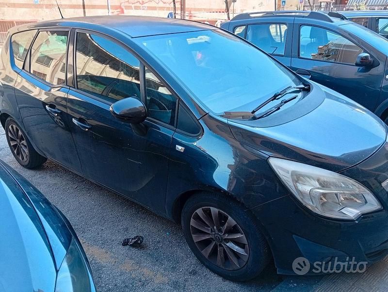 Usata Opel Meriva 95 CV (69 kW) 2013 Monovolume