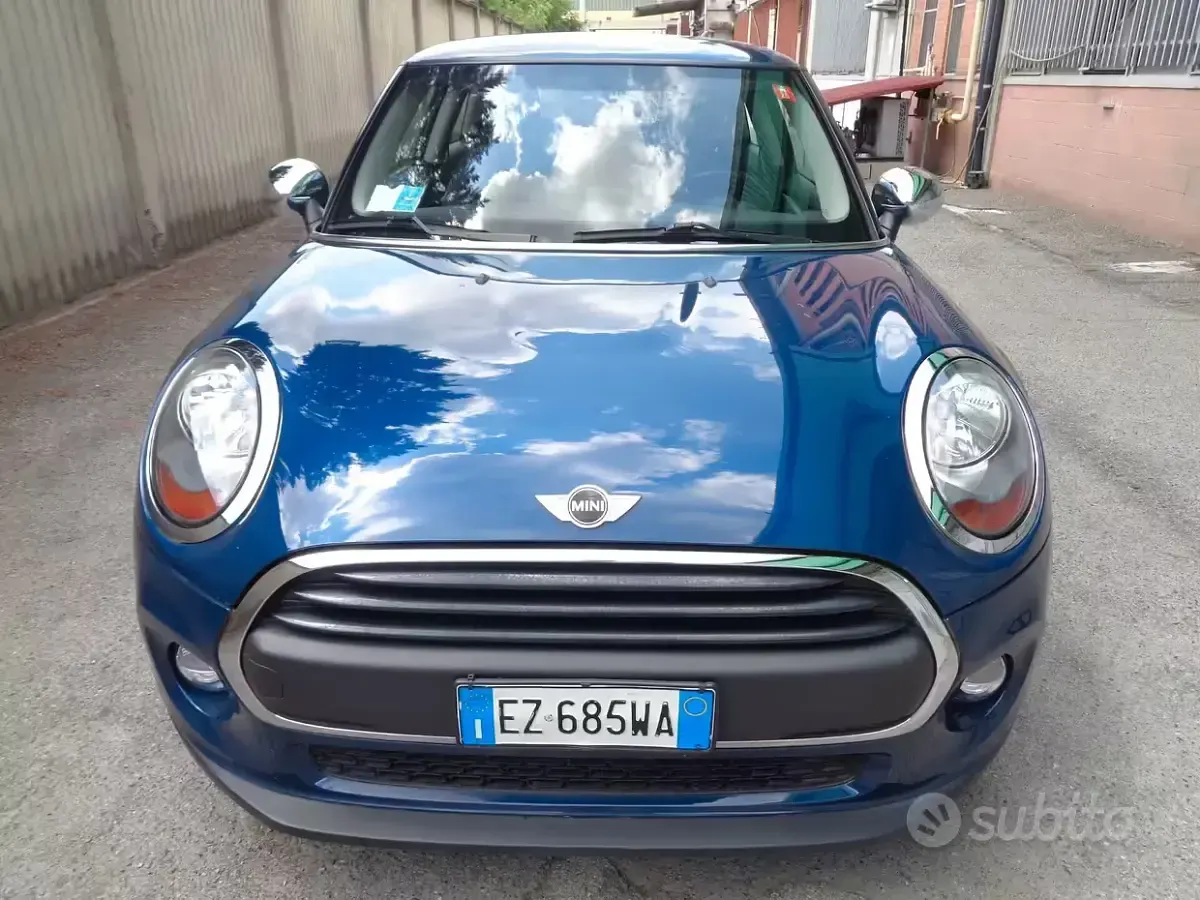 Usata Mini ONE 102 CV (75 kW) 2015 Blu Utilitaria