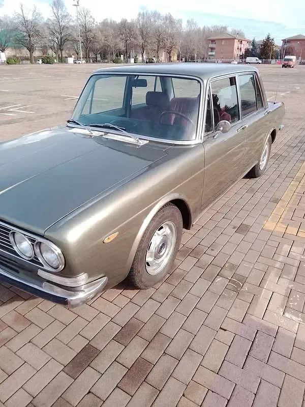 Usata Lancia 2000 116 CV (85 kW) 1972 Bronzo Berlina