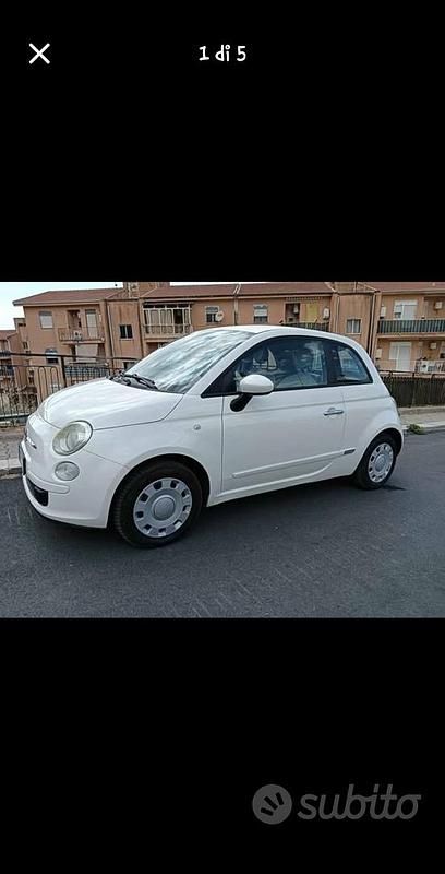 Bianco Usata 2009 Fiat 500 Due volumi | 3700 € (Buon prezzo) - Immagine 1/4