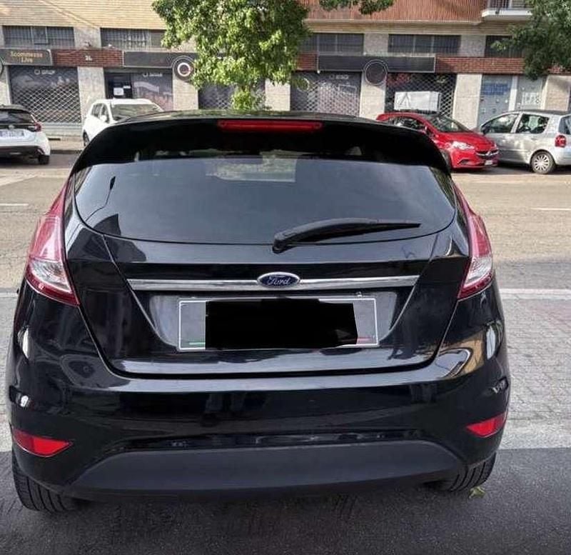 Usata Ford Fiesta Titanium 75 CV (55 kW) 2013 Berlina