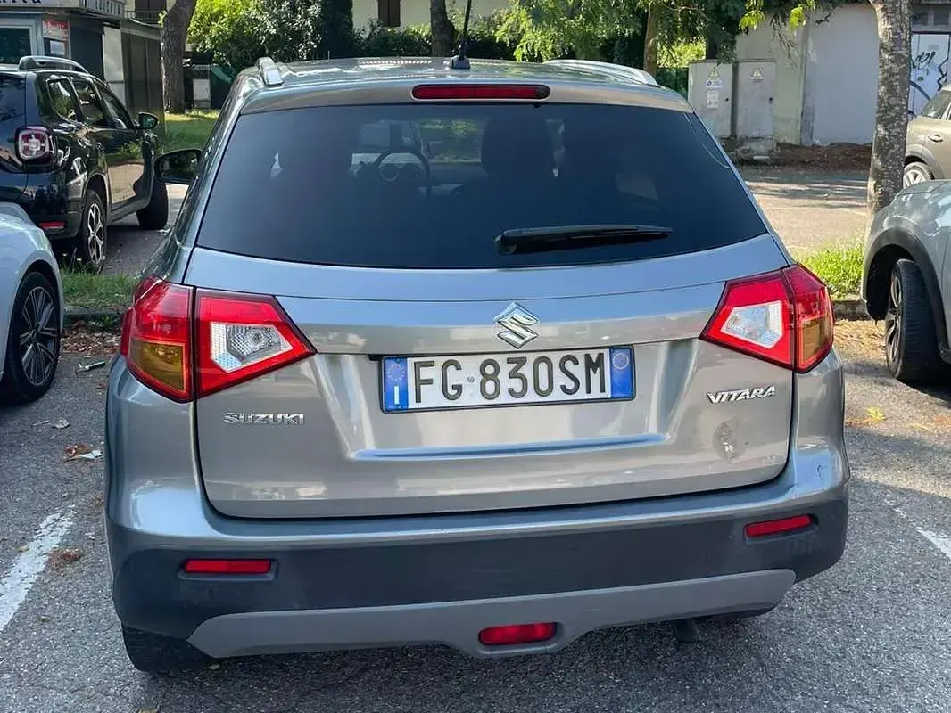 Usata Suzuki Vitara Cool 120 CV (88 kW) 2017 Grigio SUV