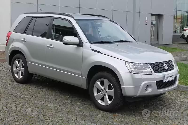 Usata Suzuki Grand Vitara 129 CV (94 kW) 2011 Grigio SUV